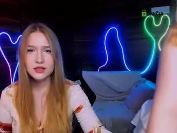 Freechat playful_sophie on Chaturbate