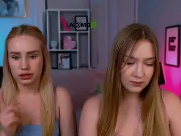 Freechat playful_sophie on Chaturbate