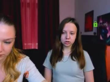 Freechat playful_sophie on Chaturbate