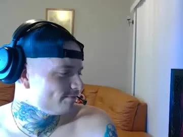 Freechat redinthebed on Chaturbate