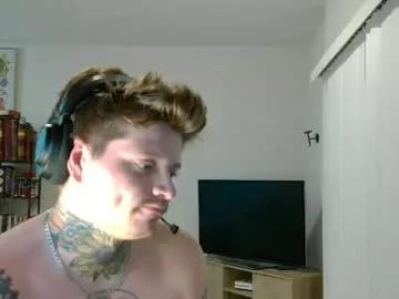 Freechat redinthebed on Chaturbate
