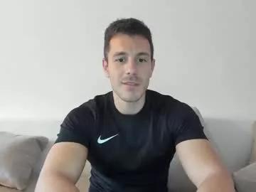 Freechat roberto4ever on Chaturbate