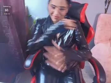 Explore Chaturbate's Sophi_tay sophi_tay from Chaturbate