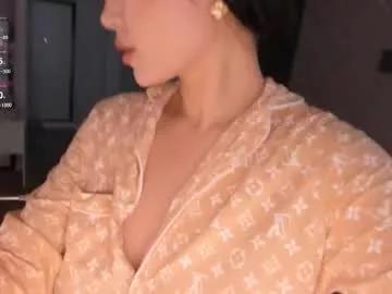 Freechat sophia_squirtits on Chaturbate