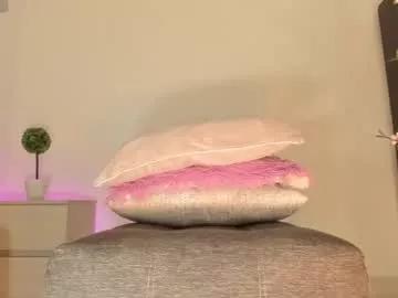 Freechat sweetzara on Chaturbate