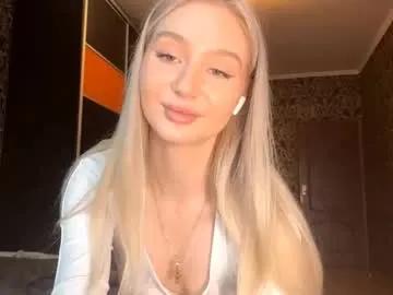 Sexy Tinavaleri wants you to fuck her body now tinavaleri from Chaturbate