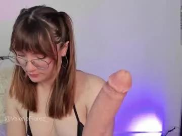 Freechat valerieflorez on Chaturbate