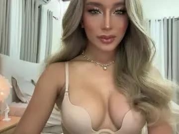 Freechat yourlovingpearlita1000 on Chaturbate