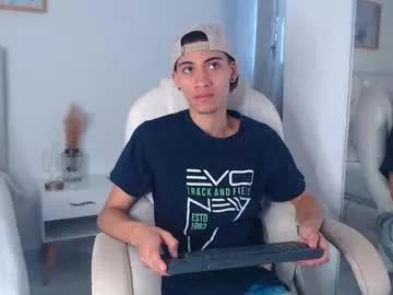 Freechat yulian_vasquez on Chaturbate