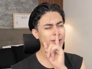 aaron_ez on Flirt4Free 