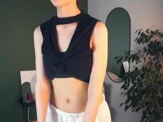 elwyna_enderson on Flirt4Free 