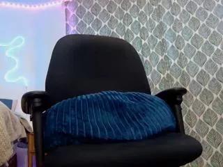 johnny_goldentan on Flirt4Free 