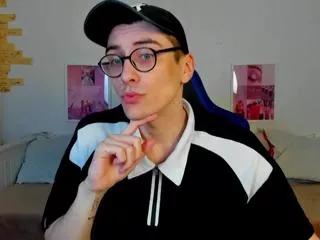 leo_howard on Flirt4Free 