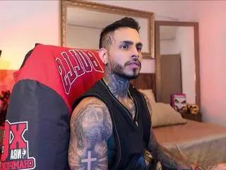 logan_hugh on Flirt4Free 