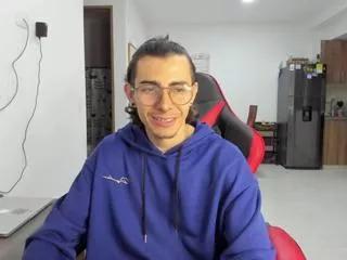 max_hunterr on Flirt4Free 