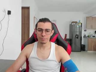 max_hunterr on Flirt4Free 