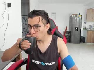 max_hunterr on Flirt4Free 