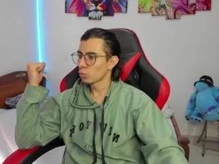 max_hunterr on Flirt4Free 