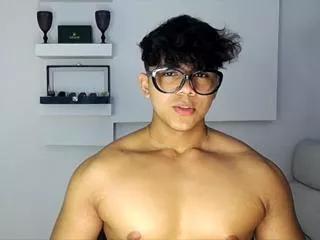 noah_prada on Flirt4Free 
