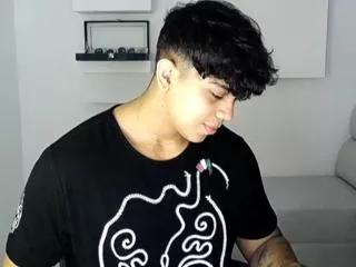 noah_prada on Flirt4Free 