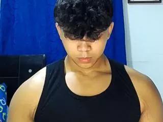 noah_prada on Flirt4Free 