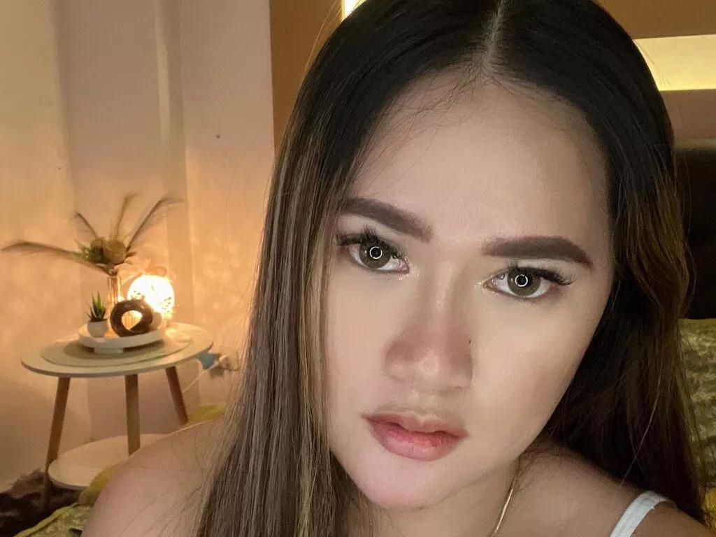 Masturbate to cute camwhore AdriannaFowler AdriannaFowler from LiveJasmin