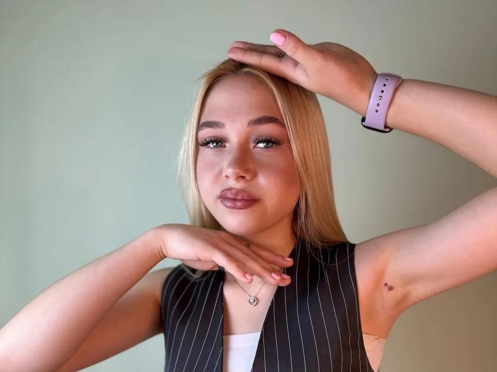 Naked AngelynBroe wants you to fuck her body now AngelynBroe from LiveJasmin