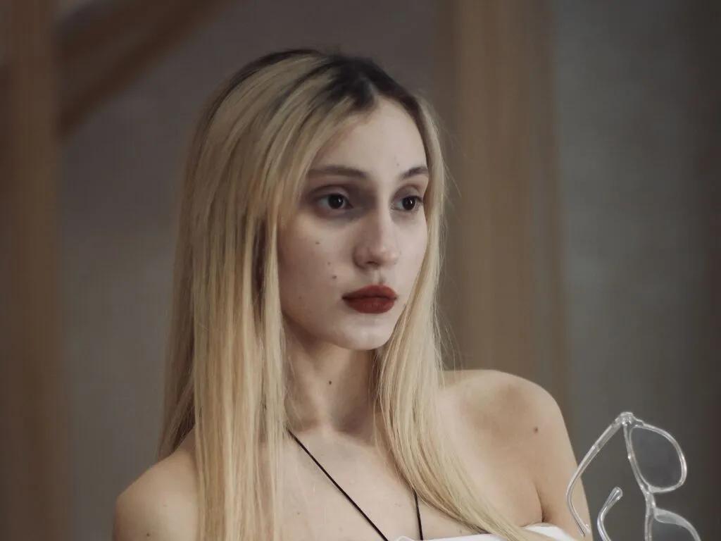 Try sexy camslut EllieFroster EllieFroster from LiveJasmin