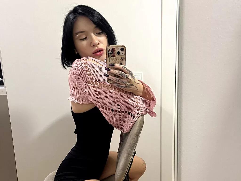 KiraNyx on LiveJasmin