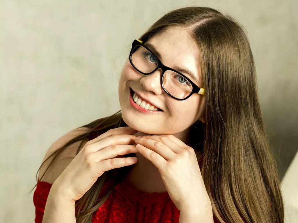 Explore LettyThomson, she wants to masturbate for you LettyThomson from LiveJasmin