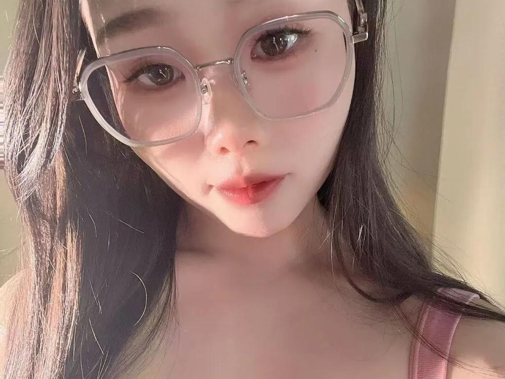 Slutty Lingzi wants you to fuck her body now lingzi from LiveJasmin