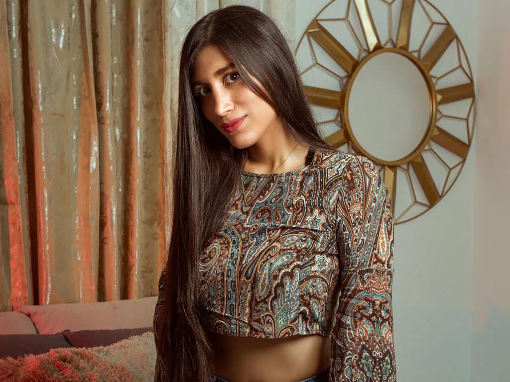 Watch MaraClarck, she wants to masturbate for you MaraClarck from LiveJasmin