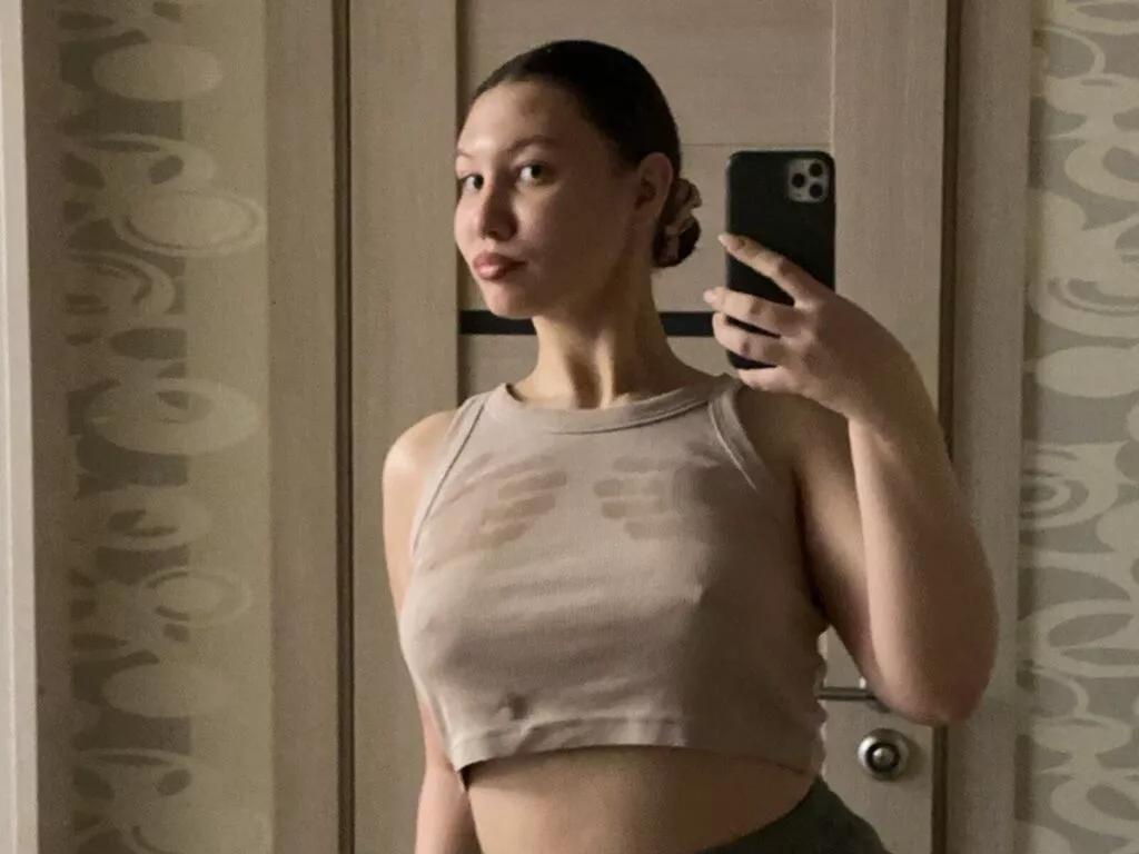 MelliWids on LiveJasmin