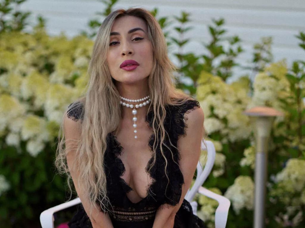 MicaSmil on LiveJasmin 
