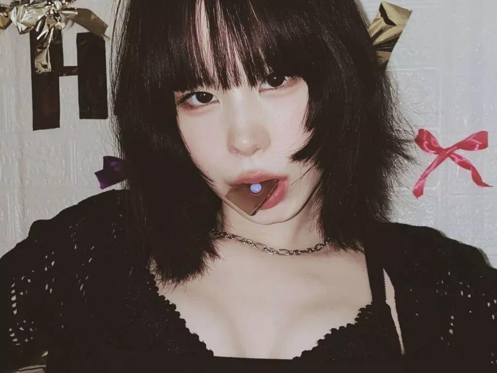 SilverHayne on LiveJasmin 