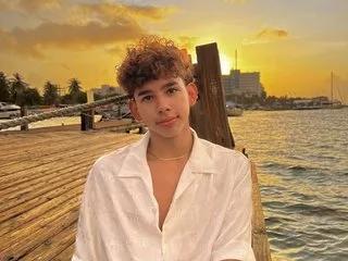 andrewcute18 on Streamate 