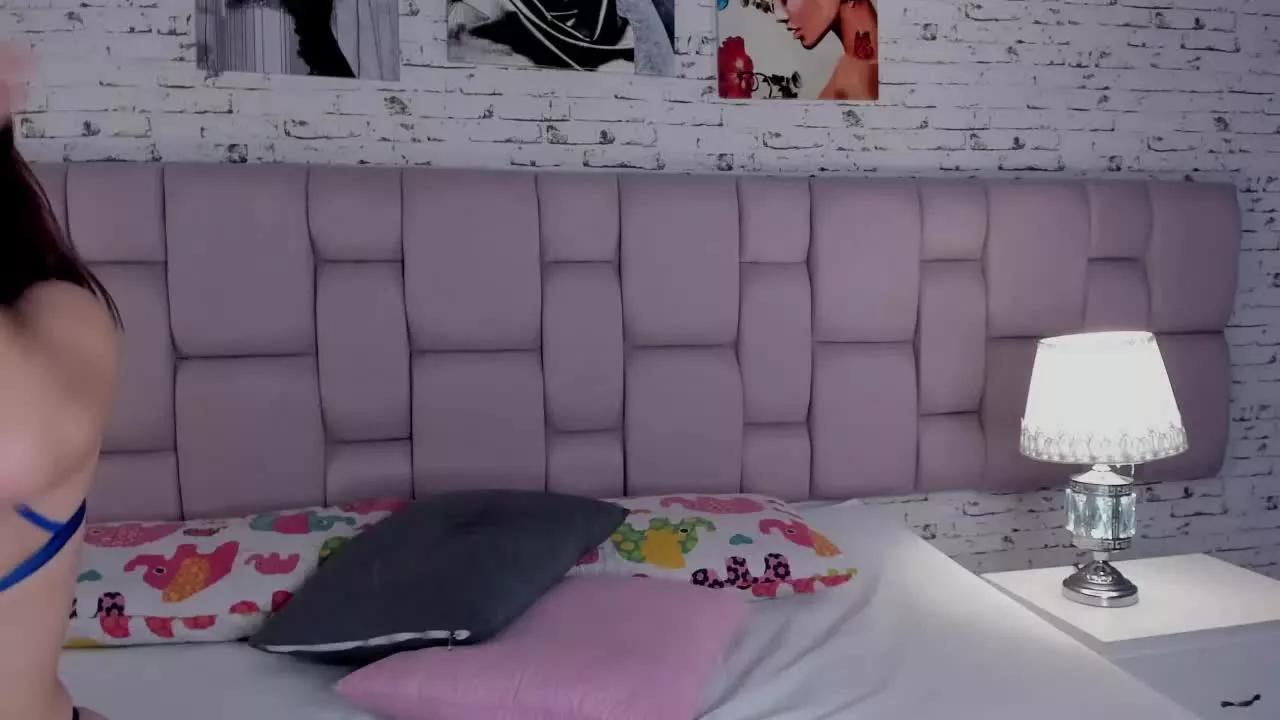 AlanaJoones on Streamray 