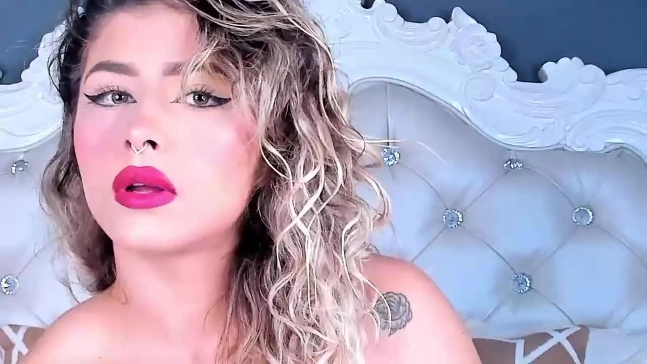 AmberBrooks on Streamray 