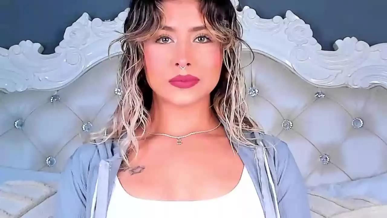 AmberBrooks on Streamray 
