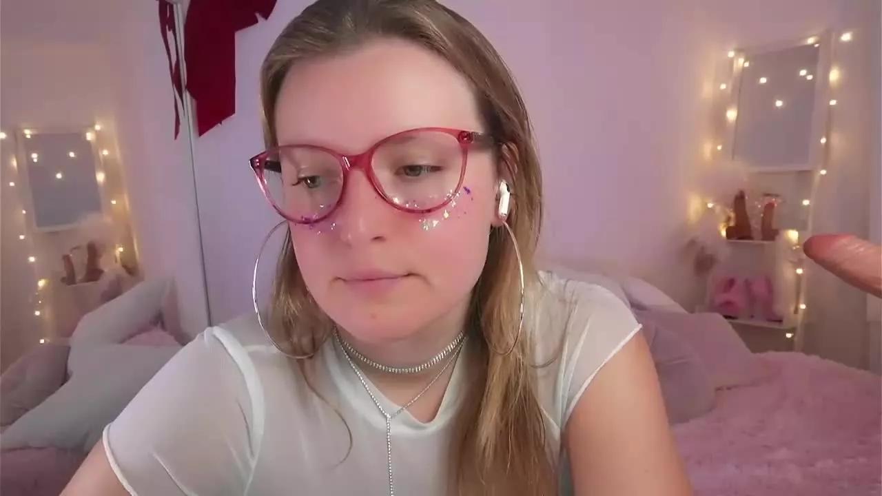 Ameliasweety69 on Streamray 
