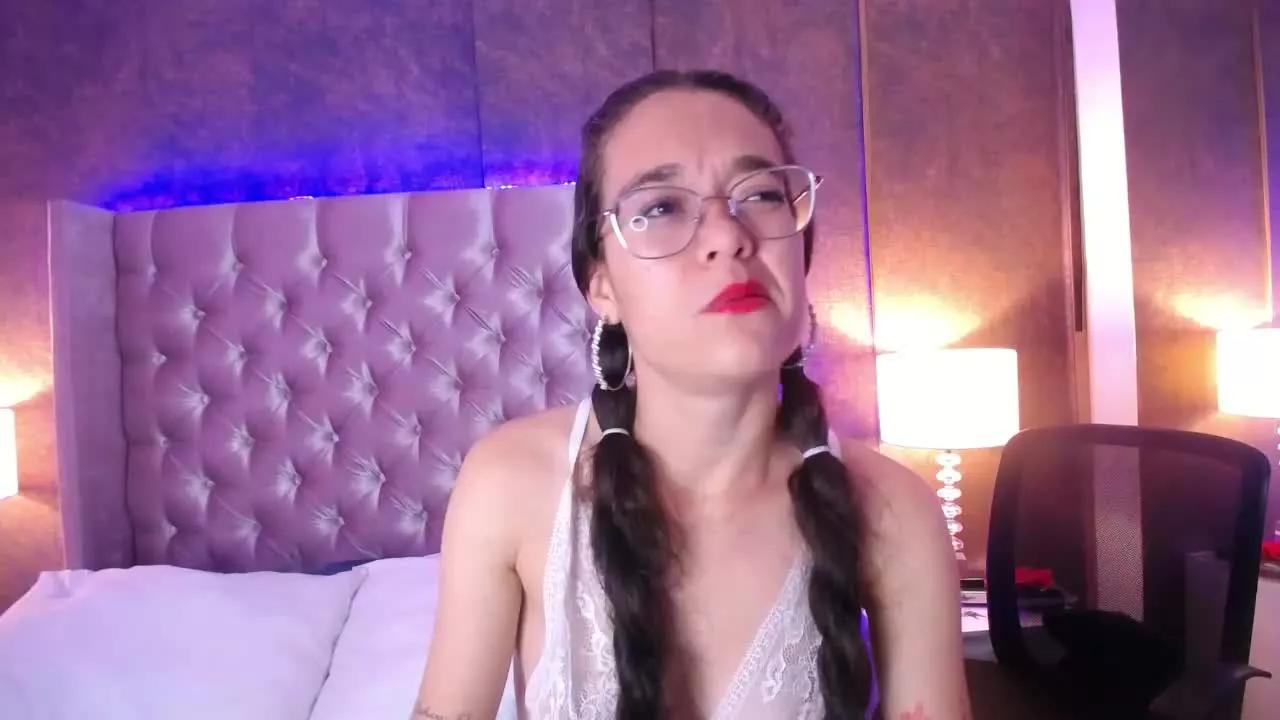 Antonela_Jons on Streamray 
