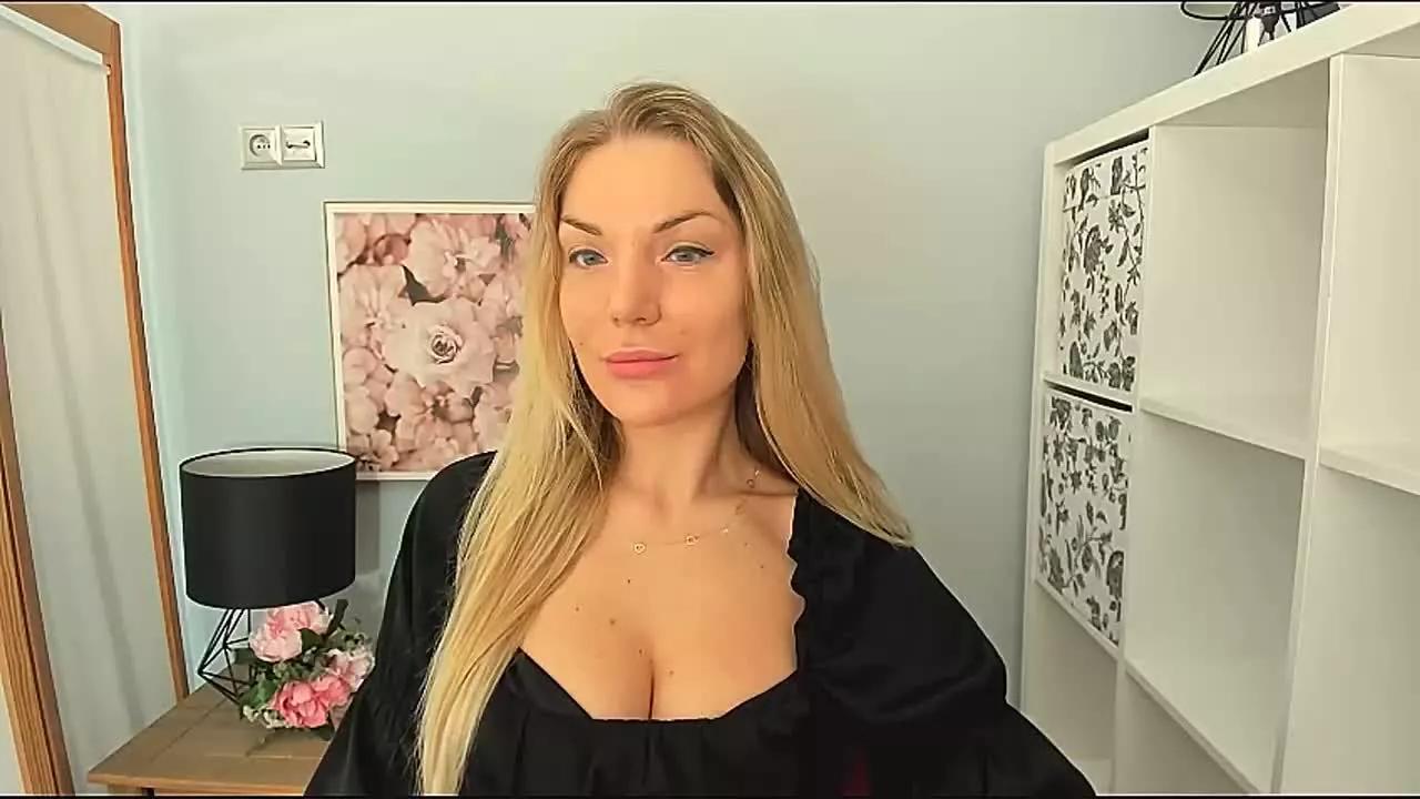 AulloraAmazing on Streamray 