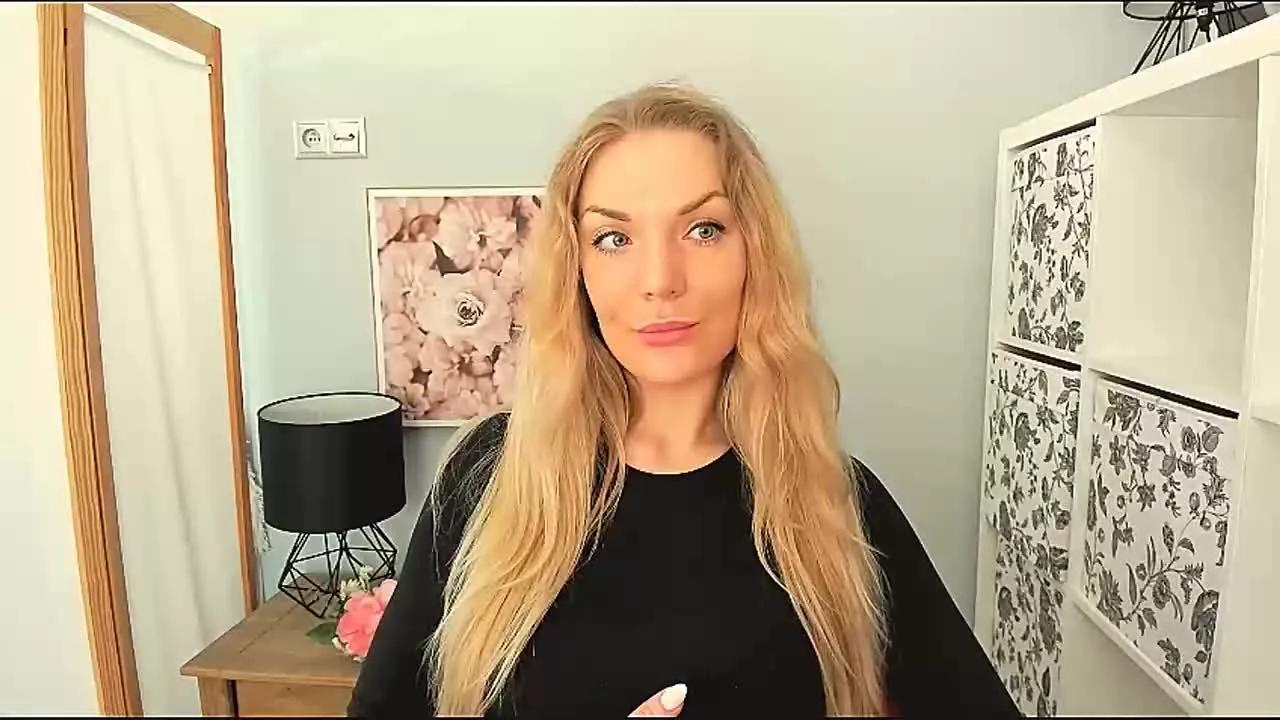 AulloraAmazing on Streamray 
