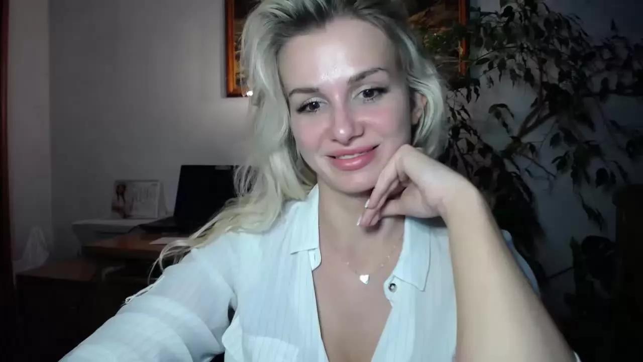 CorneliaDoll on Streamray 