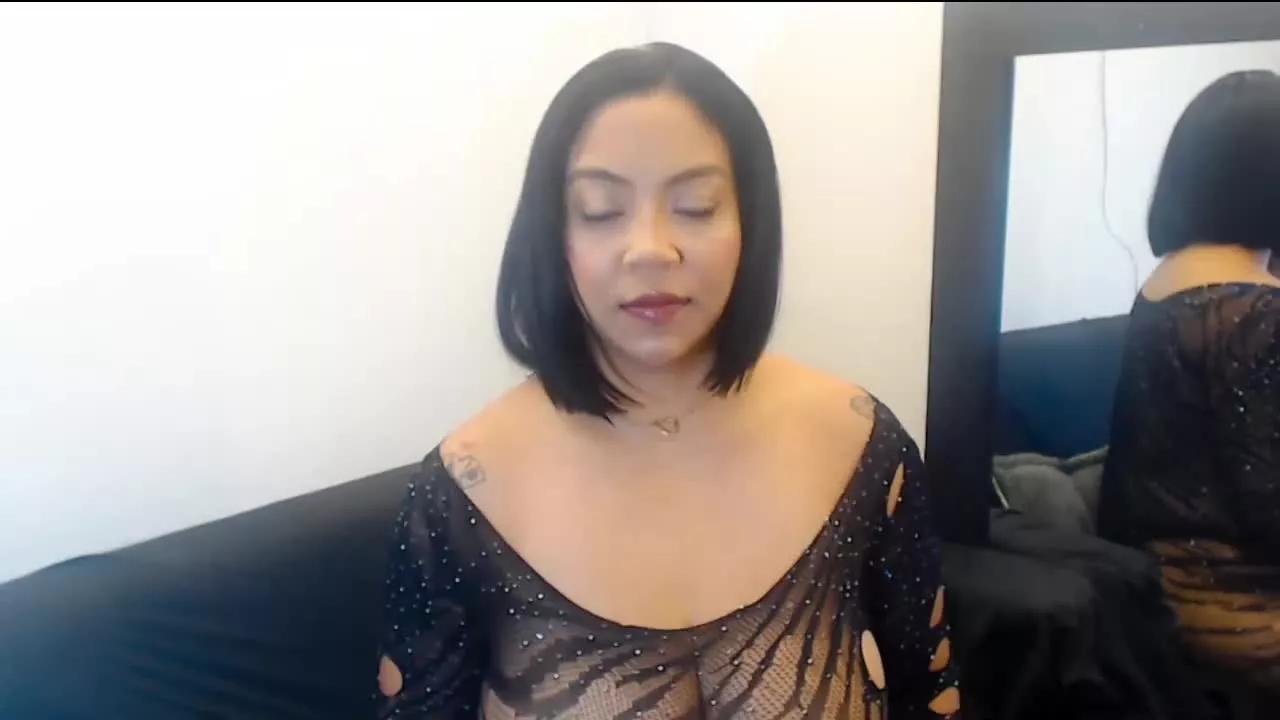 dalma_hayek on Streamray 