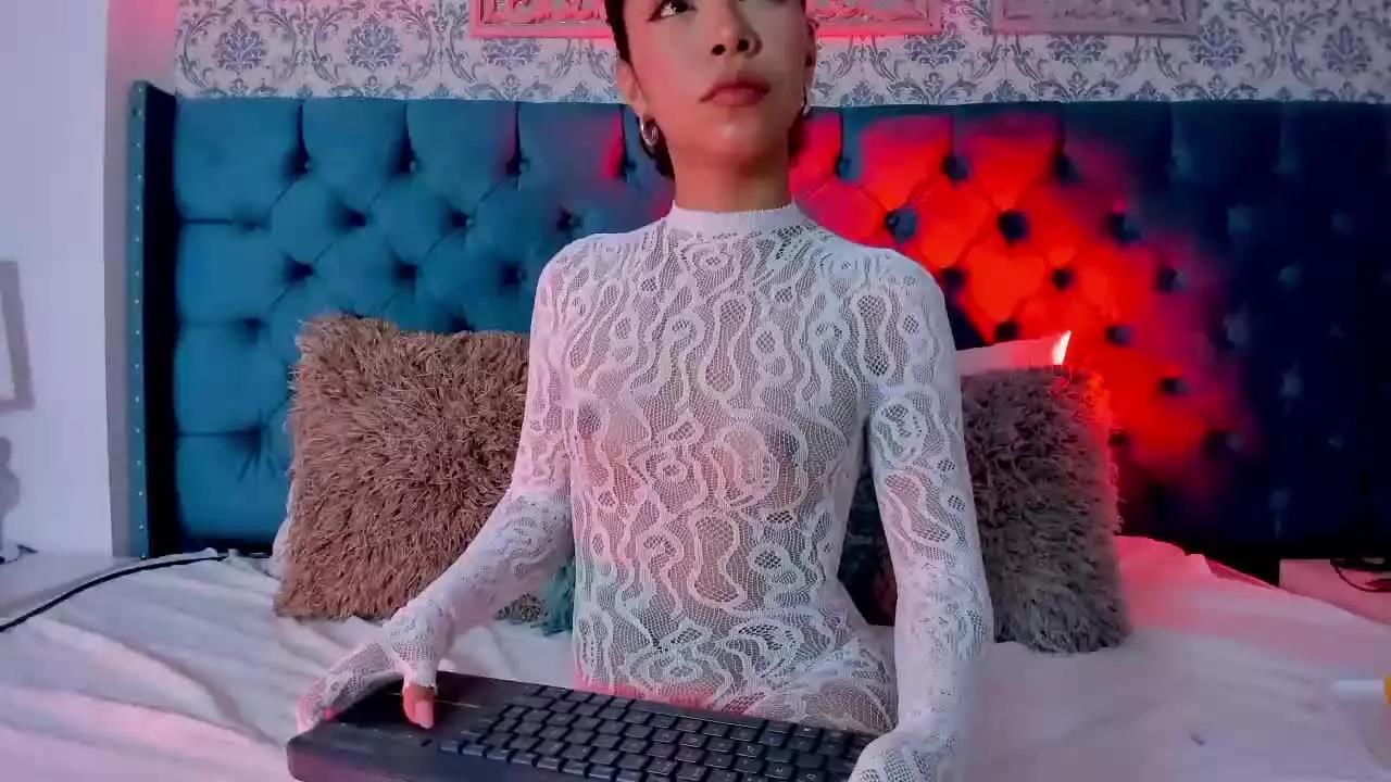 JadeMiranda on Streamray 