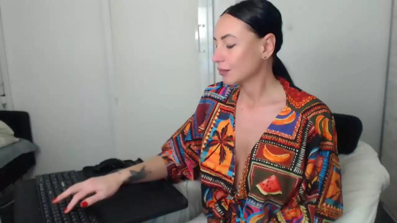 JolieCarla on Streamray 