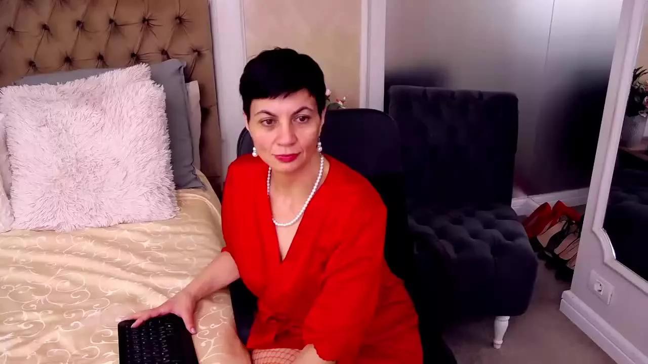 JuliaWinslet on Streamray 