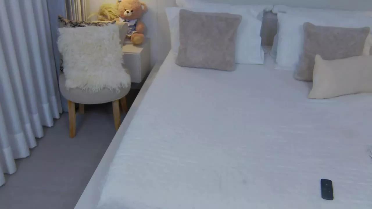 JustineMonroe on Streamray 
