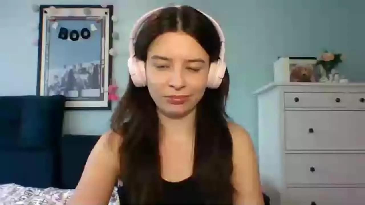LariceTasty on Streamray 